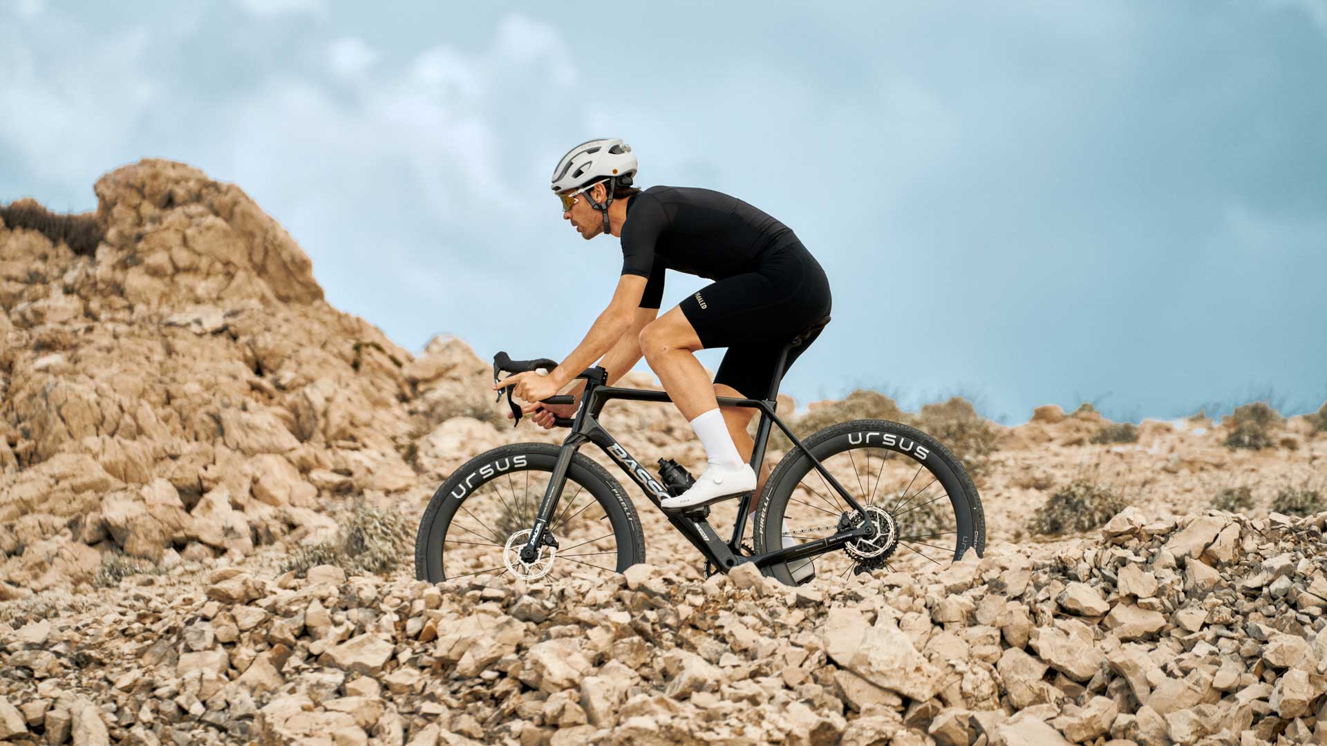 Ursus: aluminum & carbon wheels, hubs & bike handlebars
